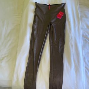 NWT Spanx Faux Leather Leggings. Brown. Size Medium. Perfect Condition